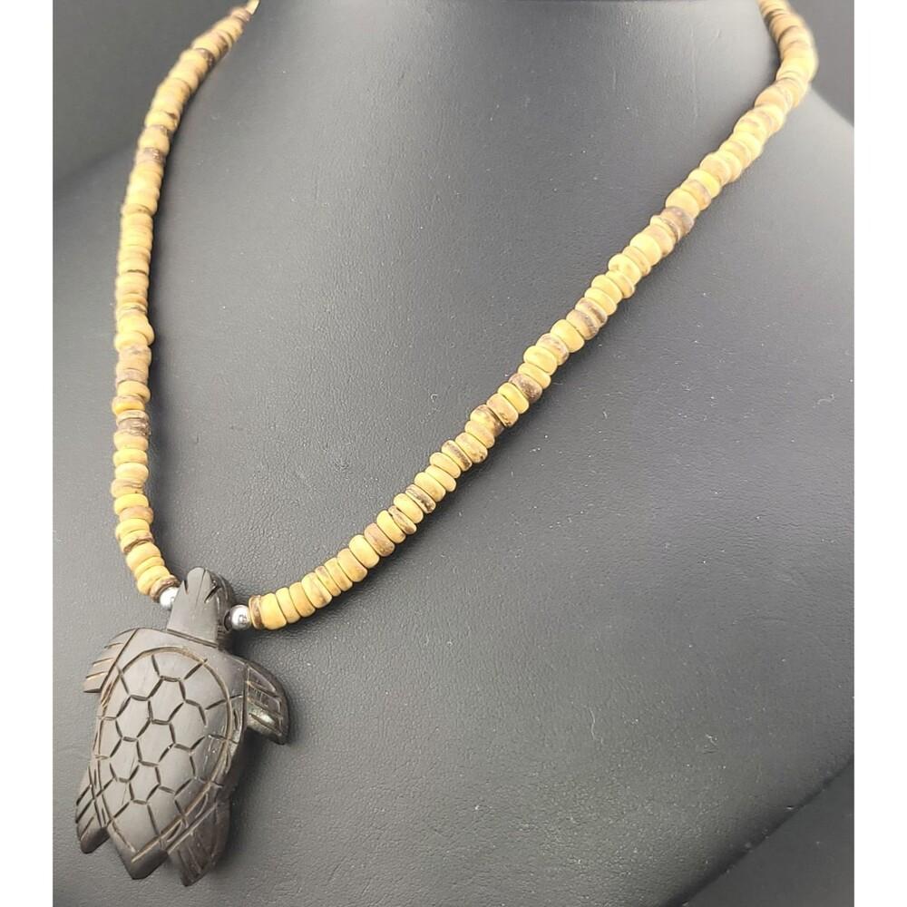 Vintage Hawiian Carved Koa Wood Turtle Fetish 2" Pendant Necklace 18"